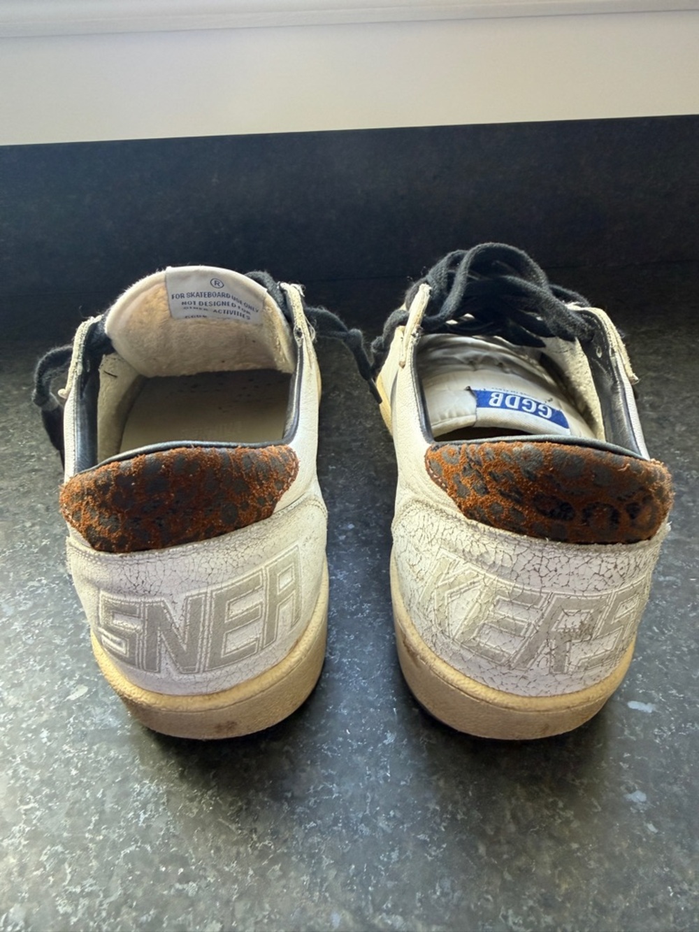 Golden Goose White Leather Low-Top Sneakers with Black Laces - Picture 7 of 8